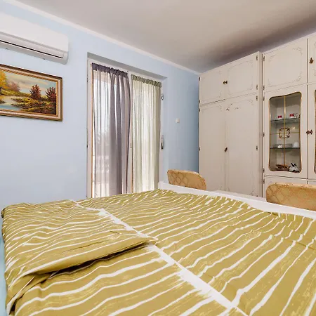 Apartament Hundefreundliches Nur 130 Meter Zum Mit 3 Parkplaetzen, 4 Klimaanlagen, Wifi Dramalj