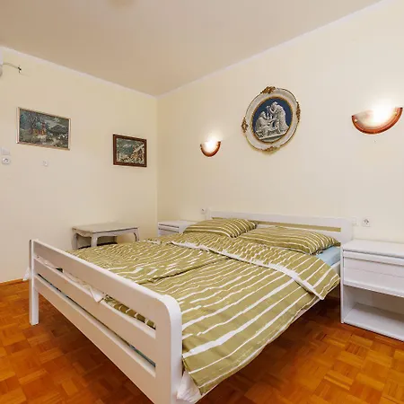 Apartament Hundefreundliches Nur 130 Meter Zum Mit 3 Parkplaetzen, 4 Klimaanlagen, Wifi