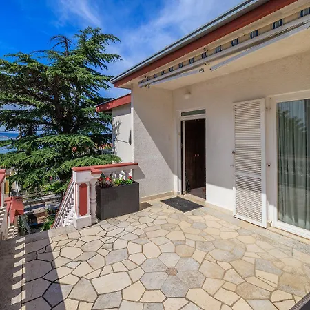 Hundefreundliches Nur 130 Meter Zum Mit 3 Parkplaetzen, 4 Klimaanlagen, Wifi Apartament