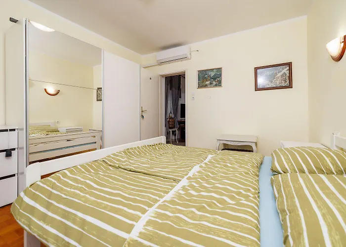 Hundefreundliches Nur 130 Meter Zum Mit 3 Parkplaetzen, 4 Klimaanlagen, Wifi *