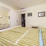 Hundefreundliches Nur 130 Meter Zum Mit 3 Parkplaetzen, 4 Klimaanlagen, Wifi *