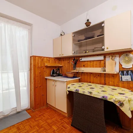 Appartement Hundefreundliches Nur 130 Meter Zum Mit 3 Parkplaetzen, 4 Klimaanlagen, Wifi