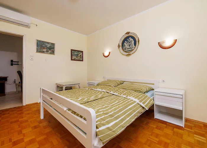 Apartmán Hundefreundliches Nur 130 Meter Zum Mit 3 Parkplaetzen, 4 Klimaanlagen, Wifi