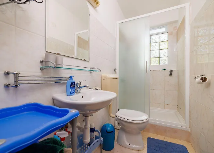 Hundefreundliches Nur 130 Meter Zum Mit 3 Parkplaetzen, 4 Klimaanlagen, Wifi Apartmán Dramalj